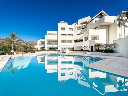 Apartment for sale in Los Flamingos Golf, Benahavis
