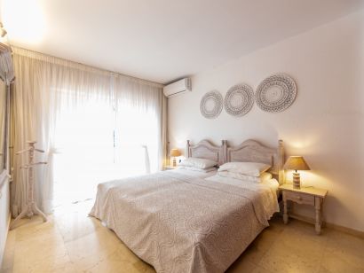 Villa for rent in Las Brisas, Nueva Andalucia