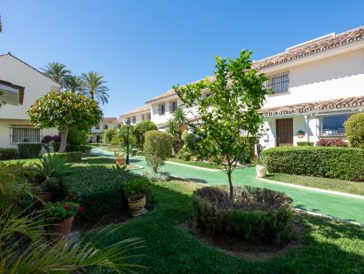 Town House for sale in Nueva Andalucia, Marbella