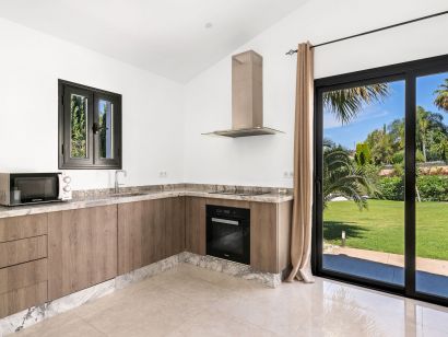 Villa for sale in Marbella Hill Club, Marbella Golden Mile