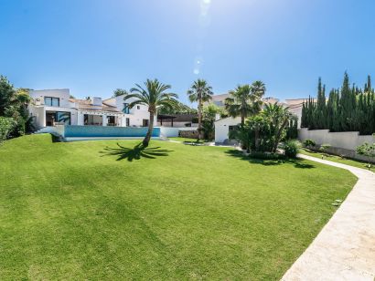 Villa for sale in Marbella Hill Club, Marbella Golden Mile