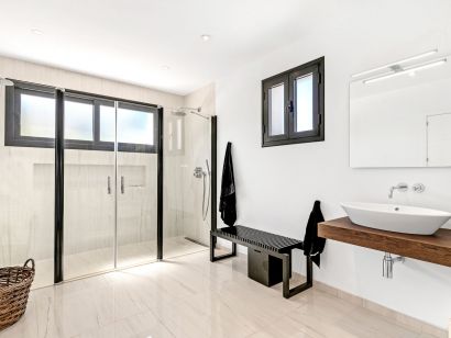 Villa for sale in Marbella Hill Club, Marbella Golden Mile