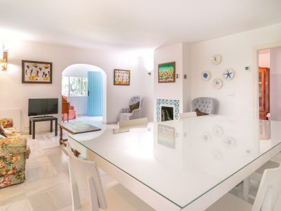 Villa à vendre dans Cabopino, Marbella Est