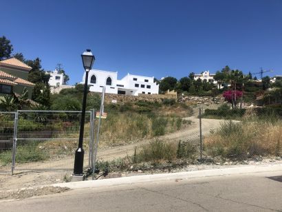 Plot for sale in Benahavis