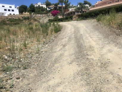 Plot for sale in Benahavis