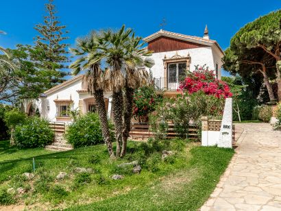 Villa for sale in Los Monteros, Marbella East