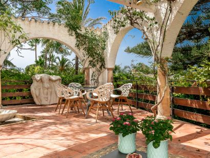 Villa for sale in Los Monteros, Marbella East