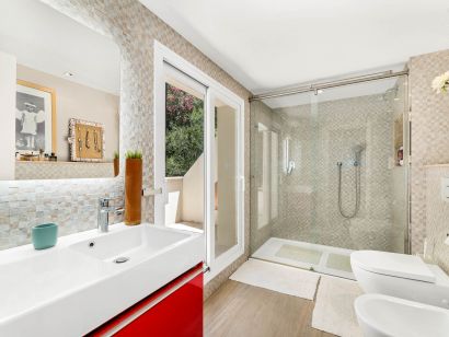 Villa for sale in Marbella Hill Club, Marbella Golden Mile