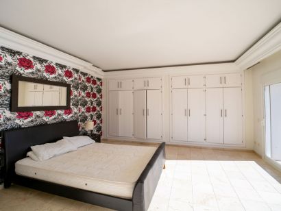 Villa for sale in La Quinta, Benahavis