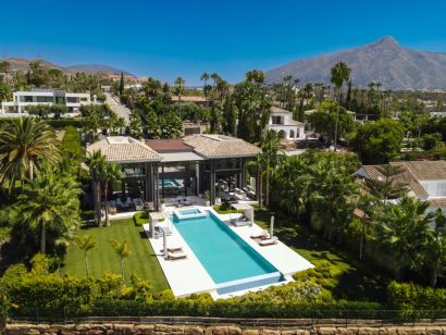 Villa for sale in Nueva Andalucia, Marbella