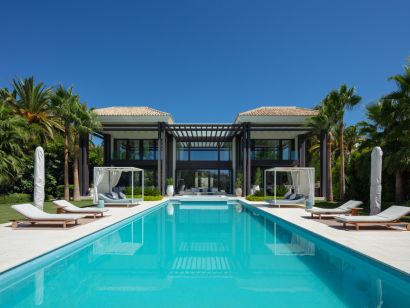 Villa for sale in Nueva Andalucia, Marbella