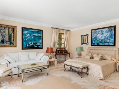 Villa for sale in Nueva Andalucia, Marbella