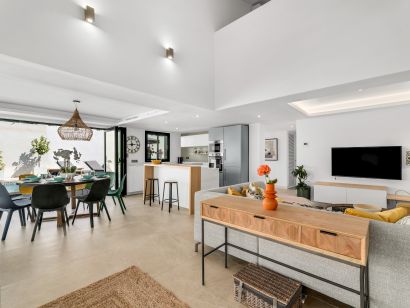Villa for rent in Beach Side Golden Mile, Marbella Golden Mile