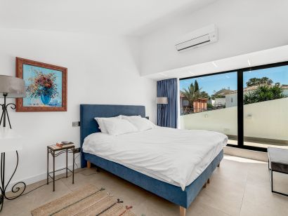Villa for rent in Beach Side Golden Mile, Marbella Golden Mile