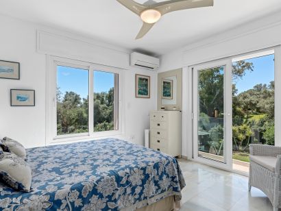 Villa for sale in El Rosario, Marbella East