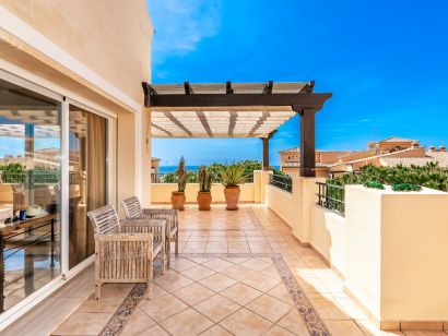 Penthouse for sale in Elviria, Marbella East
