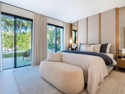 Villa for sale in Los Monteros, Marbella East