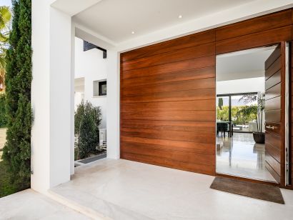 Villa for sale in Nueva Andalucia, Marbella