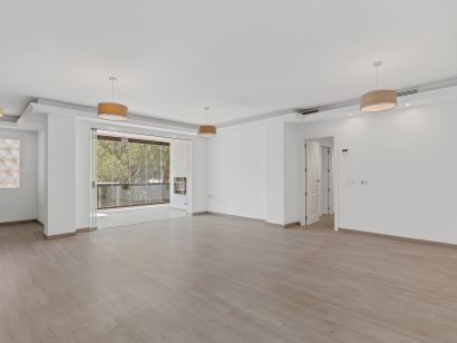 Apartment for sale in Elviria, Marbella East