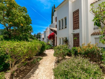 Apartment for sale in Los Monteros, Marbella East