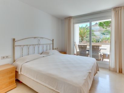 Apartment for sale in Beach Side Golden Mile, Marbella Golden Mile