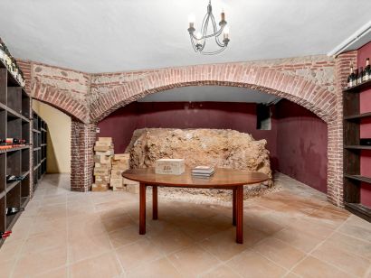 Villa for rent in Altos Reales, Marbella Golden Mile