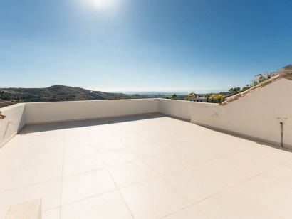Apartment for sale in Marbella Club Golf Resort, Benahavis
