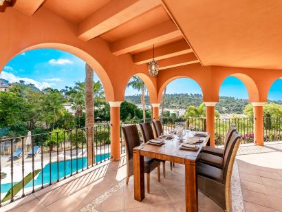 Villa for rent in Los Arqueros, Benahavis