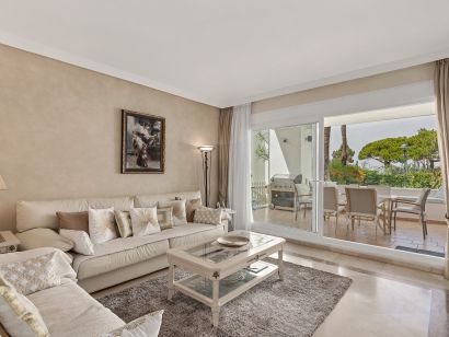 Apartment for sale in Los Monteros, Marbella East