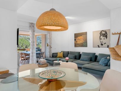 Penthouse for sale in Altos de Elviria, Marbella East