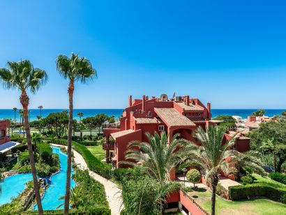 Penthouse for sale in Elviria, Marbella East