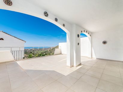 Apartment for sale in Los Arqueros, Benahavis