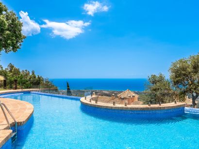 Town House for sale in Altos de Elviria, Marbella East