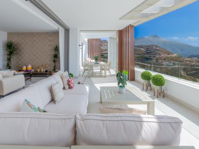 Penthouse for sale in La Quinta, Benahavis