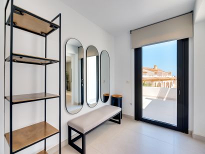 Villa for rent in El Rosario, Marbella East