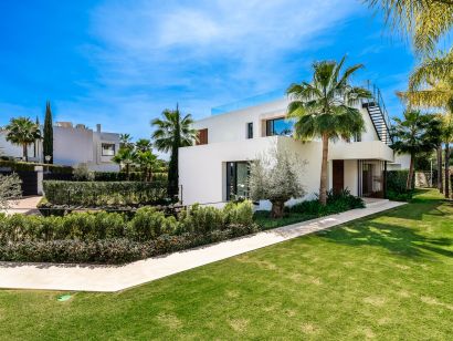 Villa for sale in Nueva Andalucia, Marbella