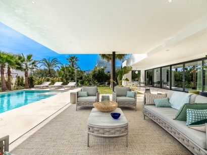 Villa for sale in Nueva Andalucia, Marbella