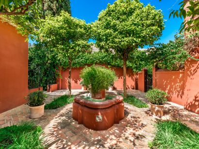 Villa for sale in Guadalmina Baja, San Pedro de Alcantara