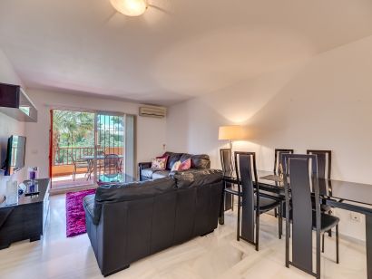 Apartment for sale in Cabopino, Marbella East