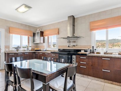 Villa for sale in Cabopino, Marbella East