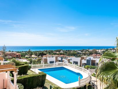 Villa à vendre dans Cabopino, Marbella Est