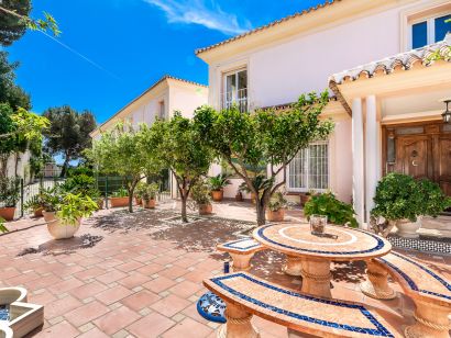 Villa à vendre dans Cabopino, Marbella Est