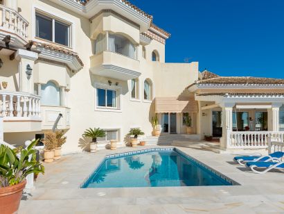 Villa for sale in Los Altos de los Monteros, Marbella East
