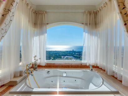 Villa for sale in Los Altos de los Monteros, Marbella East
