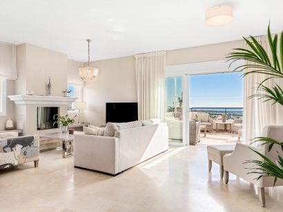 Penthouse for sale in Elviria, Marbella East