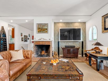 Villa for sale in Rio Real, Marbella East