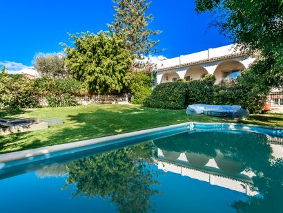 Villa for sale in Rio Real, Marbella East