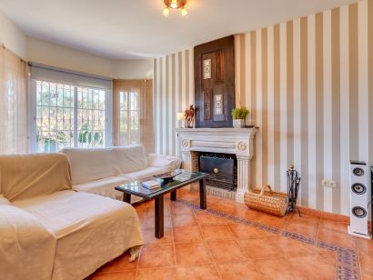 Villa for sale in Rio Real, Marbella East