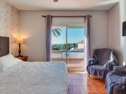 Villa for sale in Rio Real, Marbella East
