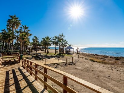 Penthouse for sale in Rio Real, Marbella East
